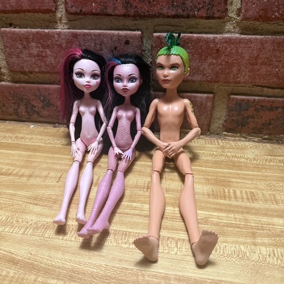 Monster High Nude Bundle - Picture 1 of 3